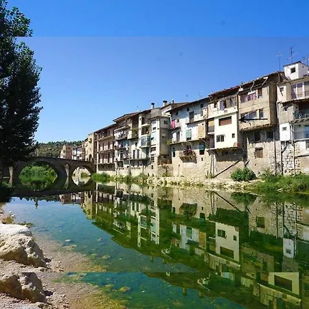 Piso A Orillas Del Rio * 발데로브레스