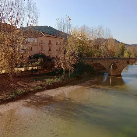 Piso A Orillas Del Rio * 발데로브레스